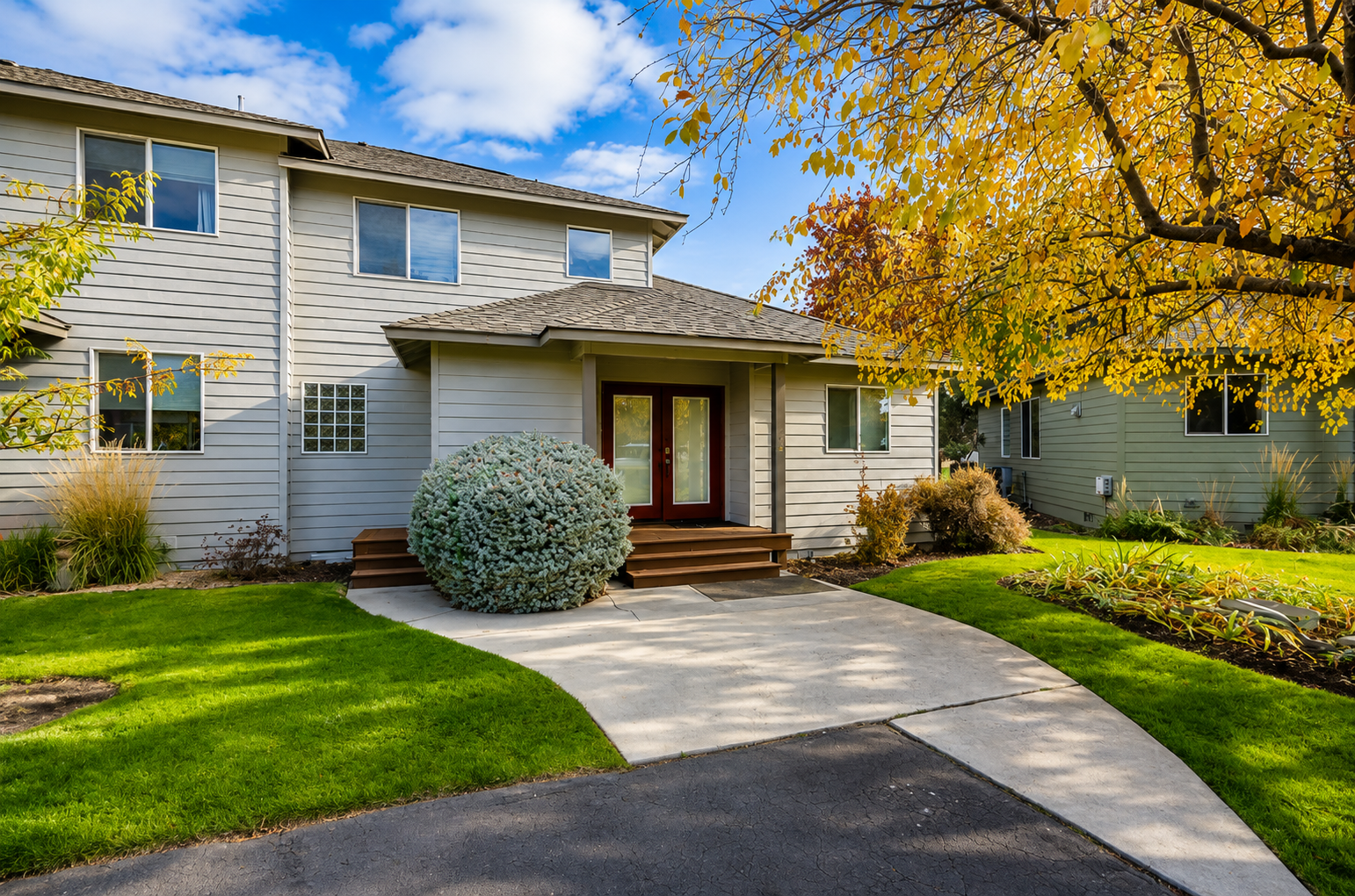 Eagle Crest Hole in One home exterior